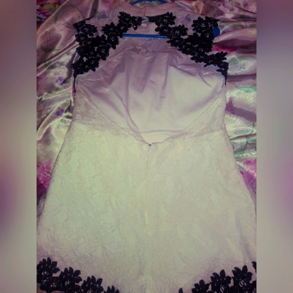 LACE ROMPER - Picture 7 of 8